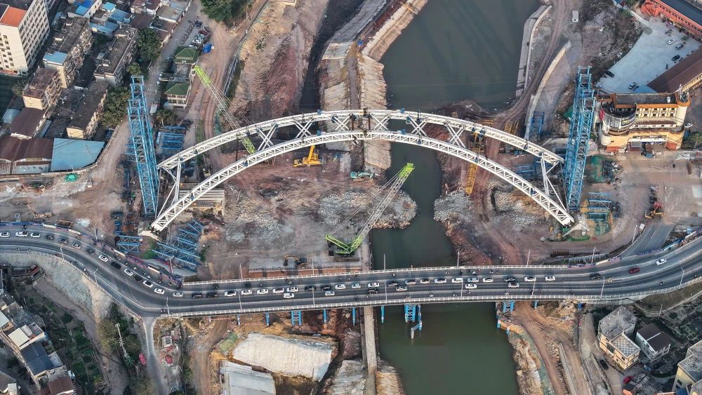 這是2025年2月4日拍攝的廣西平陸運河建設工地現(xiàn)場。.jpg