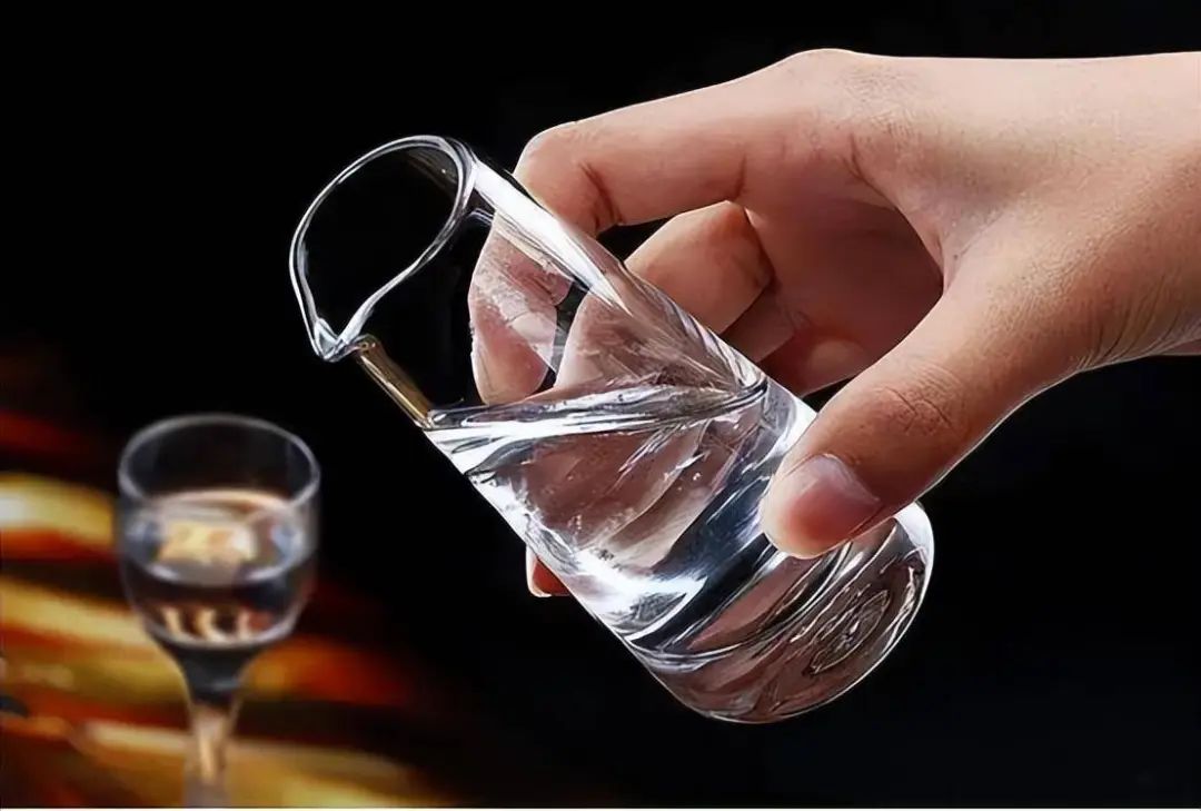 拒酒有門道、倒酒有學問、敬酒有規(guī)矩2.jpg