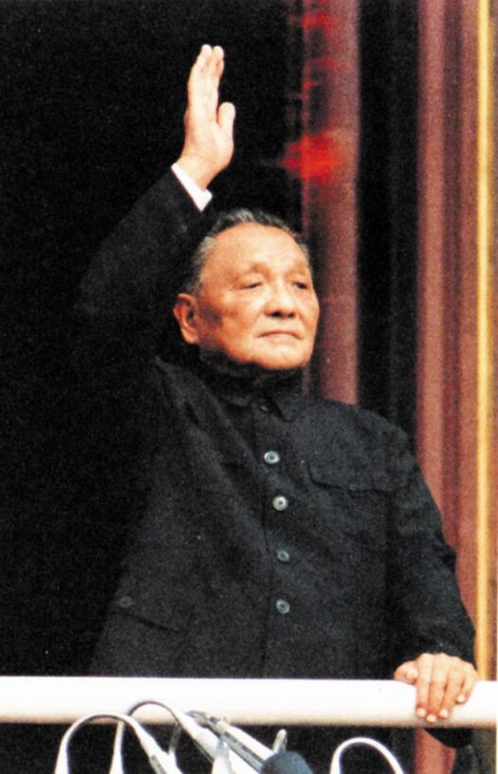 圖為在國慶35周年慶典上，.png