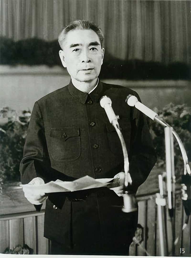 卓別林在飯桌上問周總理：能送我一瓶茅臺(tái)嗎？總理的回應(yīng)令人暖心