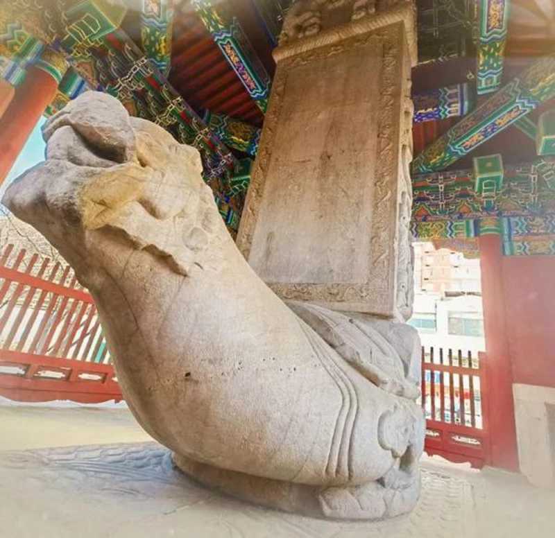 清朝雍正年間的御制石道碑，碑文中記載了通州商業(yè)的繁盛景況。.jpg