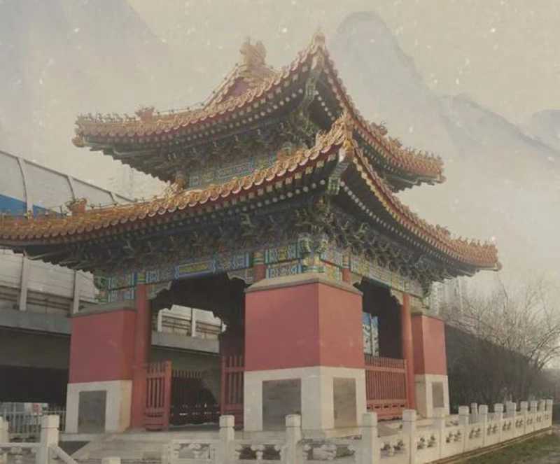 御制石道碑位于地鐵八通線臨近通州北苑站的軌道旁。.jpg
