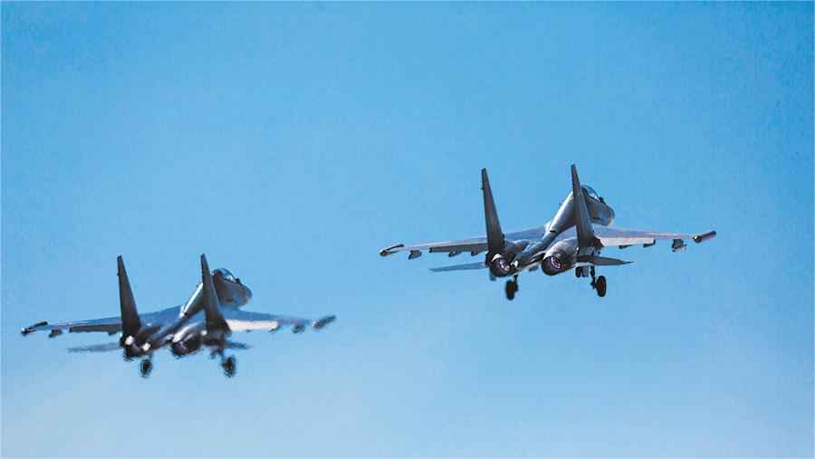 初冬， 空軍航空兵某旅開展飛行訓練.jpg