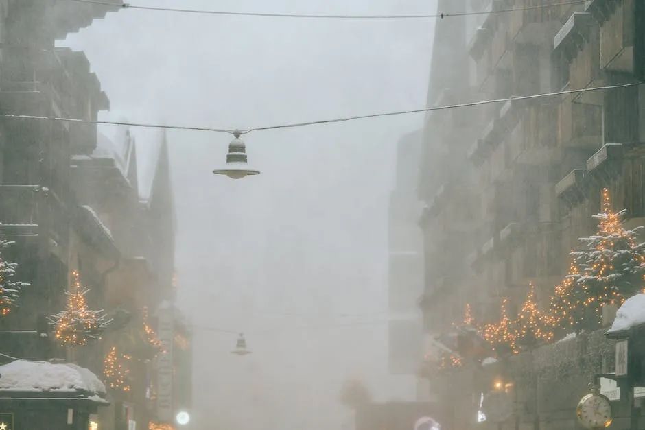 望著窗外的煙雨，心中涌起一股莫名的情愫.jpg