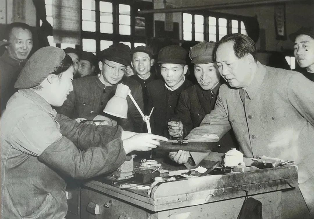 女子有力量，還要加上一條結(jié)團(tuán)體.jpg