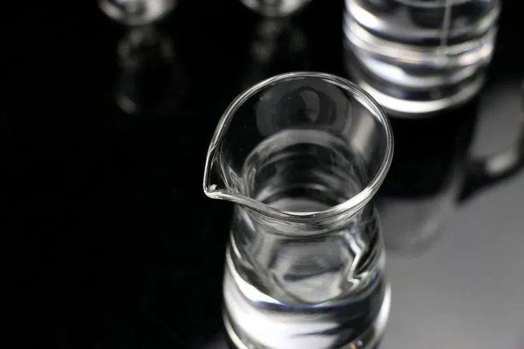 塑料瓶是否可以用來裝白酒？3.jpg
