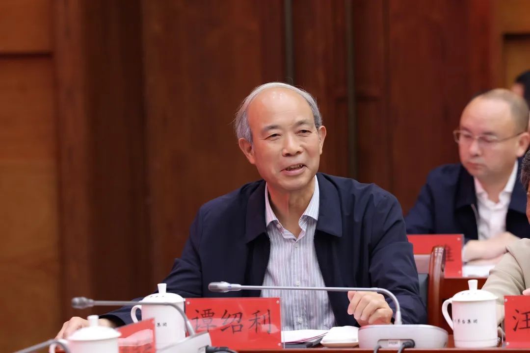 茅臺老領(lǐng)導譚紹利.jpg