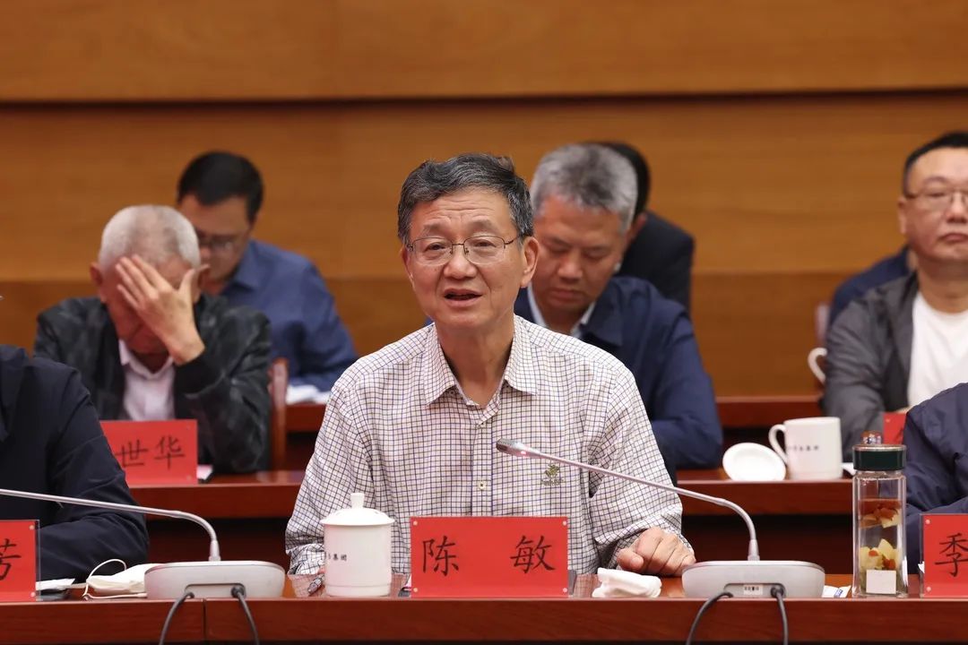茅臺老領(lǐng)導陳敏.jpg