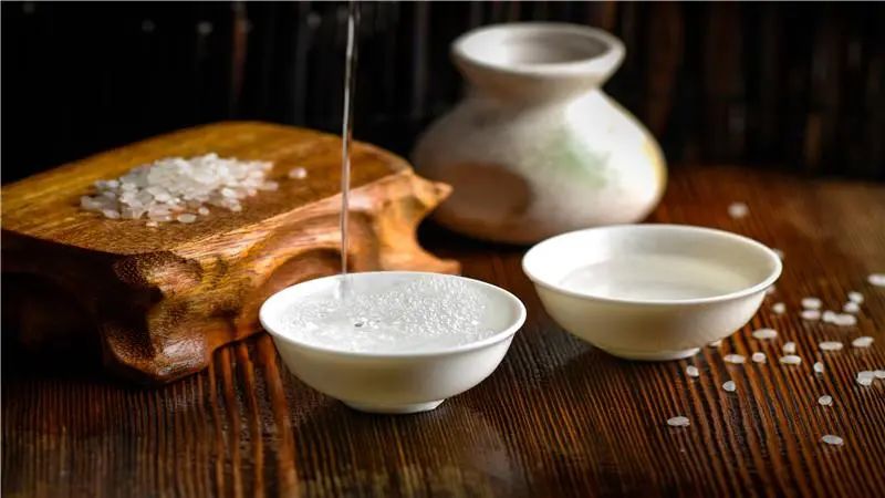武松連干15碗酒，相當于現(xiàn)在的多少酒量？1.jpg